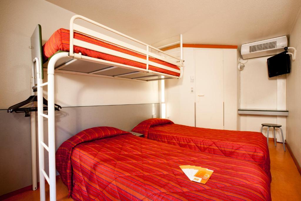 Premiere Classe Lyon Est Aeroport Saint Exupery Room photo